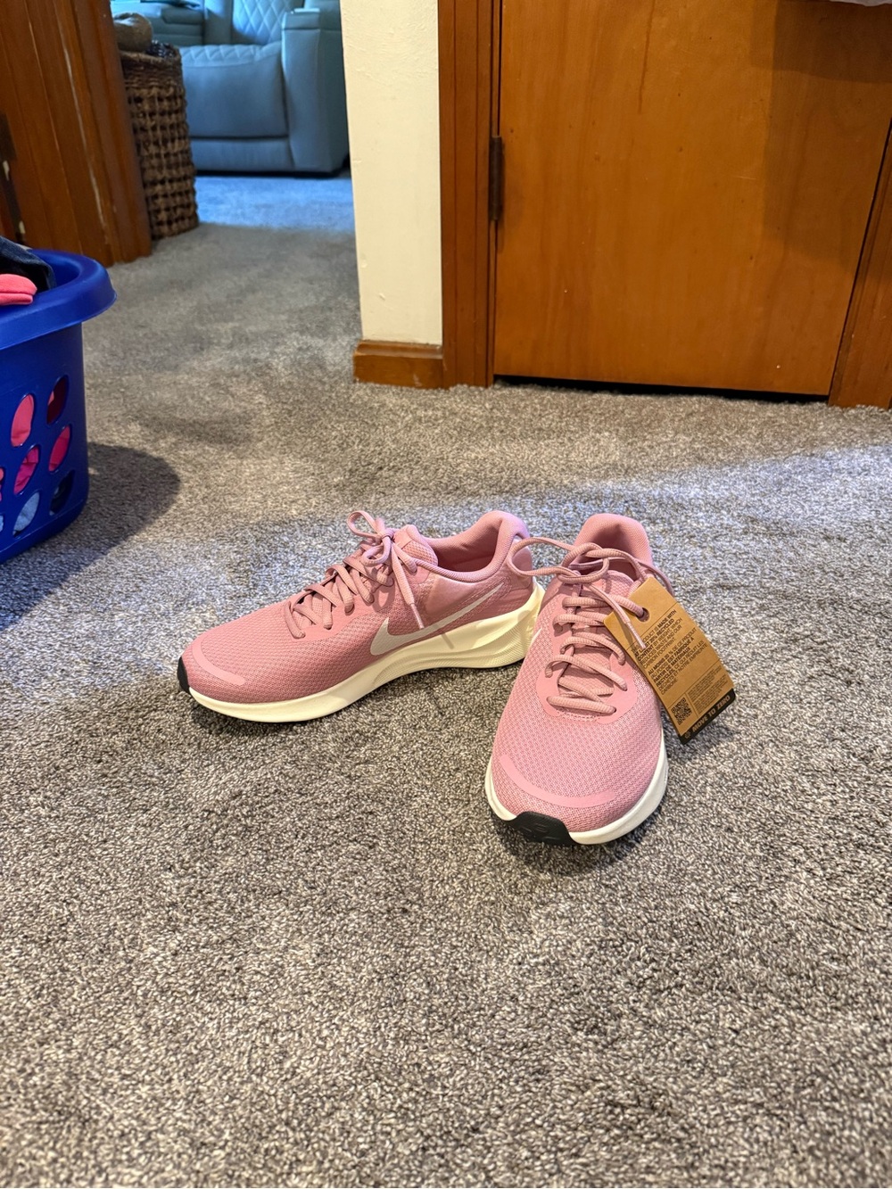 NEW Nike Women's Pink Running Sneakers with White Midsole
